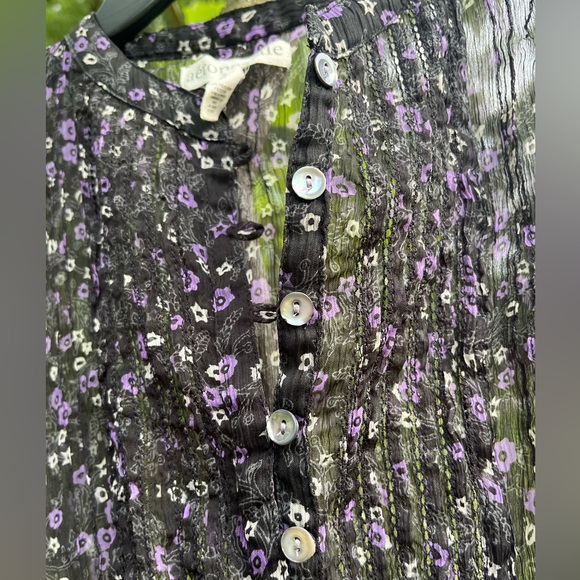 Aeropostale Sheer Flowered Juniors S Blouse 3/4 Sleeve Top Iridescent Buttons - Picture 9 of 10